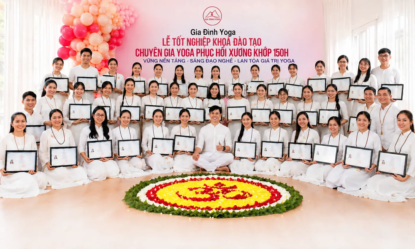 Lễ tốt nghiệp khoá đào tạo Chuyên gia Yoga phục hồi xương khớp 150H của Gia Đình Yoga