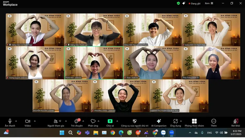 Lớp đào tạo qua Zoom của Học viện Gia Đình Yoga